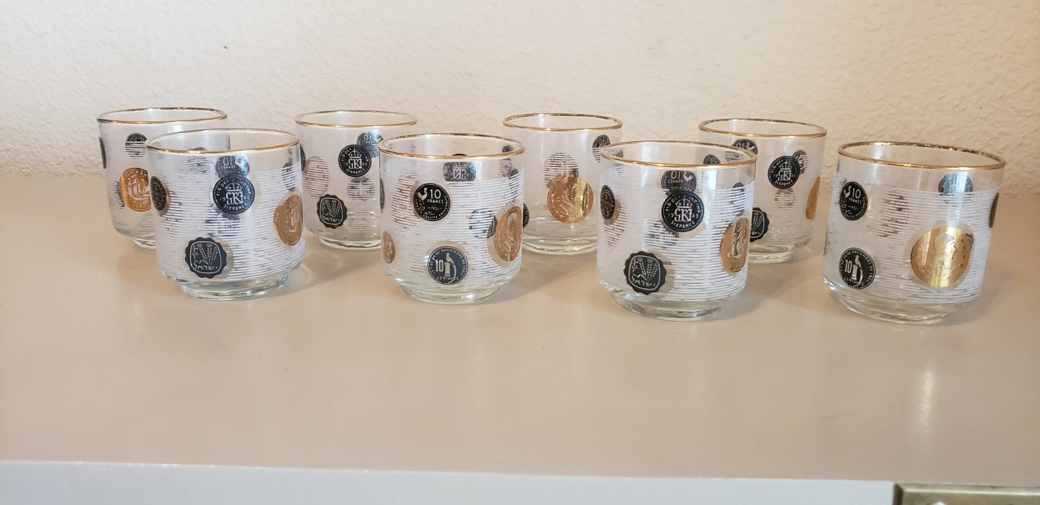 Vintage Libbey Black And Gold 1957 Coins Of The World Cocktail Barware Glasses- Set Of 8 4 Vintage Libbey Black And Gold 1957 Coins Of The World Cocktail Barware Glasses- Set Of 8 - Image 2
